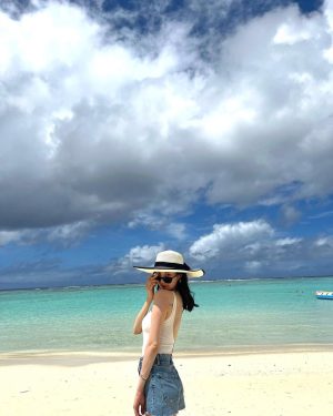 Seohyun Instagram - 🌊☀️☁️