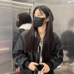 Seol In-a Instagram - 추운 날씨에도 플로우마스크와 함께🖤 여러분도 플로우 마스크와 함께하세요😷 플로우 마스크 진짜 이쁘다🖤 #플로우마스크 #쉴드마스크