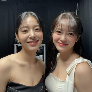 Seol In-a Instagram - 🖤🤍