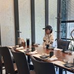 Seol In-a Instagram - 식사자리.. 제가..너무 일찍 왔나요?