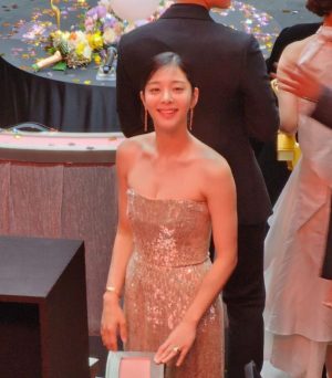 Seol In-a Instagram - 2022 SBS 연기대상 사내맞선 영차커플
베스트커플상! 너무 감사합니다!

한해동안 과분한 사랑 받았습니다
사내맞선팀과 팬분들 덕분이에요🫡
그만큼 연기로 보답하는 배우 되겠습니다
사랑해요❤️