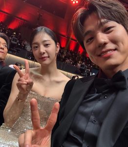 Seol In-a Instagram - 2022 SBS 연기대상 사내맞선 영차커플 베스트커플상! 너무 감사합니다! 한해동안 과분한 사랑 받았습니다 사내맞선팀과 팬분들 덕분이에요🫡 그만큼 연기로 보답하는 배우 되겠습니다 사랑해요❤️