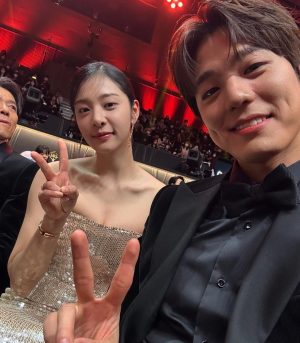 Seol In-a Instagram - 2022 SBS 연기대상 사내맞선 영차커플
베스트커플상! 너무 감사합니다!

한해동안 과분한 사랑 받았습니다
사내맞선팀과 팬분들 덕분이에요🫡
그만큼 연기로 보답하는 배우 되겠습니다
사랑해요❤️
