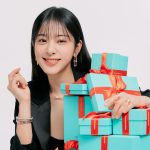 Seol In-a Instagram - Happy Holidays with Tiffany!✨ @tiffanyandco #Tiffanyandco #ATiffanyHoliday #TiffanyPartner #티파니앤코 #티파니홀리데이