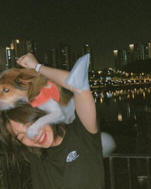Seol In-a Instagram - Off the wall