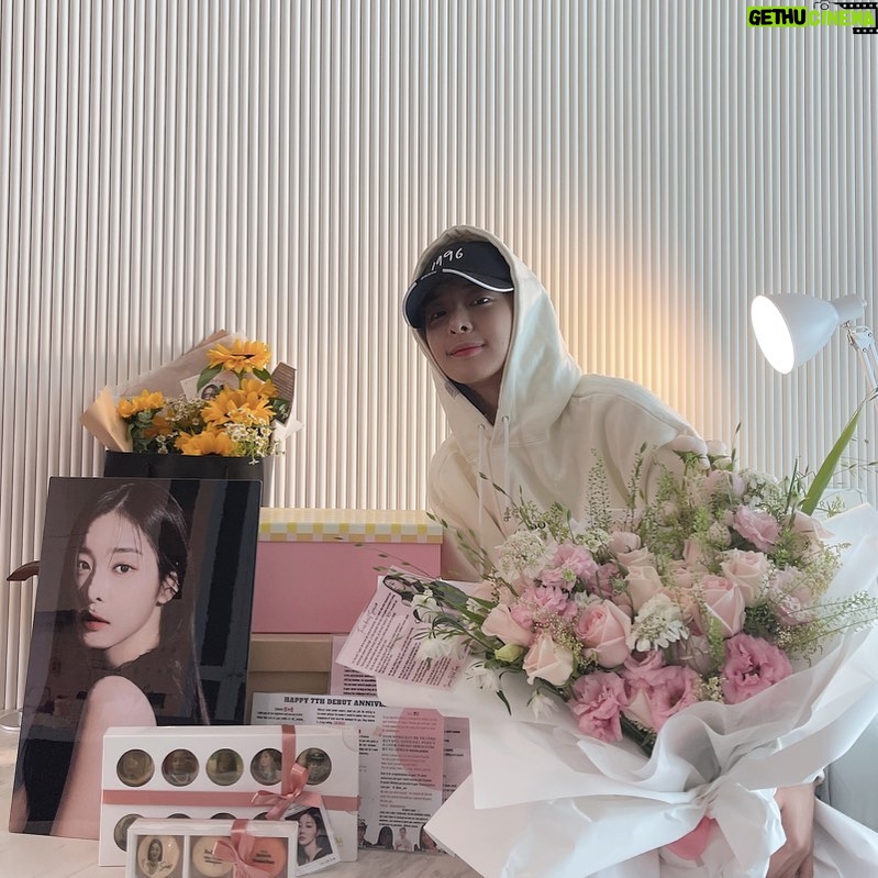 Seol In-a Instagram - π€ππ»π€ 2015.06.13 λͺ¨λ₯΄κ³ μμλ λμ λ°λ·κΈ°λ
μΌ μ±κ²¨μ£Όμ
μ μ§μ¬μΌλ‘ κ°μ¬ν©λλ€! I didn't know my Debut Anniversary. I appreciate you for celebrating my 7th Debut Anniversary:) What would I do without you?π₯°