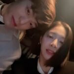 Seol In-a Instagram - 셀카 못찍는 영차영차🙃 볼하트 배우는 밍규찹쌀콩떡🙂 카메라에 애교부리는 댕댕이 두마리🐶 오늘밤 마지막 화…..🥲 @sbsdrama.official @netflixkr