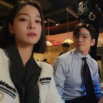 Seol In-a Instagram - 옆집 사는 댕댕이 차성훈실장과 선 넘지 않는 선에서 이웃 기념 셀카 한장✌️ 이 남자 곧 제껍니다. 오늘 10시에도 선 안넘으러! SBS 사내맞선 @sbsdrama.official @netflixkr #사내맞선#꿀잼