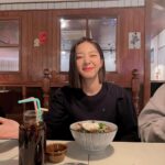 Seol In-a Instagram - 식사 맛나게 하시구 10시까지 TV앞에 SBS켜놓구 후식으로 아스끄림 설레임 준비하세요.😶