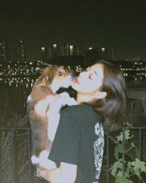 Seol In-a Instagram - Off the wall