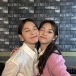 Seol In-a Instagram - 라 면 즈😉😘 진영서는 신하리를 사랑해~🥰 @netflixkr #넷플릭스#대나무숲#사내맞선#비하인드