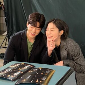 Seol In-a Instagram - 성훈영서👐🏻민규인아 #사내맞선#SBS#netflix
