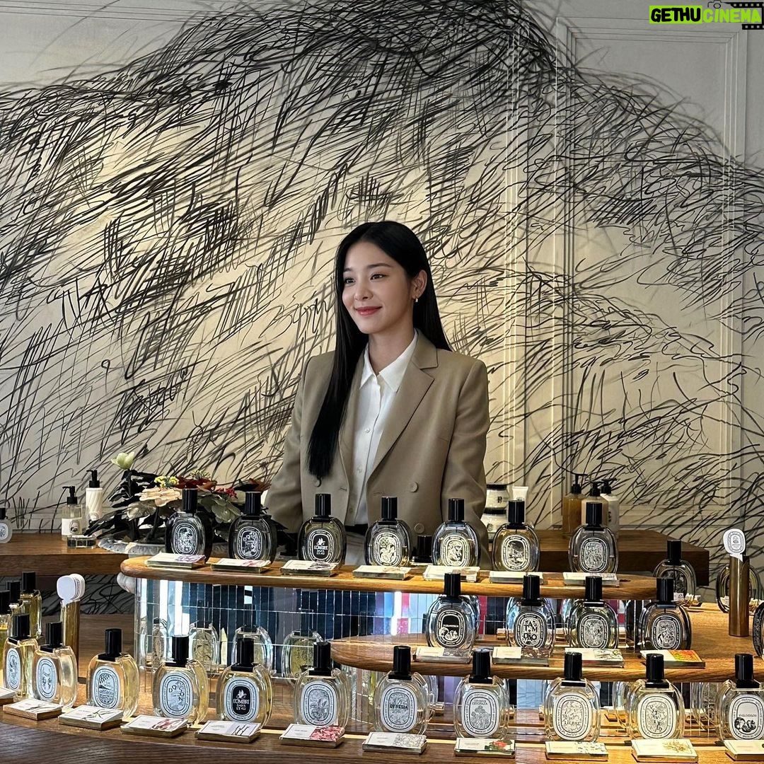 Seol In-a Instagram - A day with @diptyque in Seoul 🕯️ #diptyque 가로수길 Garosu-gil, Gangnam Seoul Korea