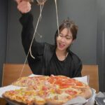 Seol In-a Instagram - 정글 다녀오자마자 먹은 PIZZA🍕 진짜 세상에서 제일 맛있는 맛 헬스쌤 오늘 아니에..요......