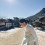 Seol In-a Instagram - 예년과는 다른 느낌이지만 그래도 모두 즐거운 설연휴 보내세요♥︎ 다들 건강하세요🖤 (주말엔 철인왕후)