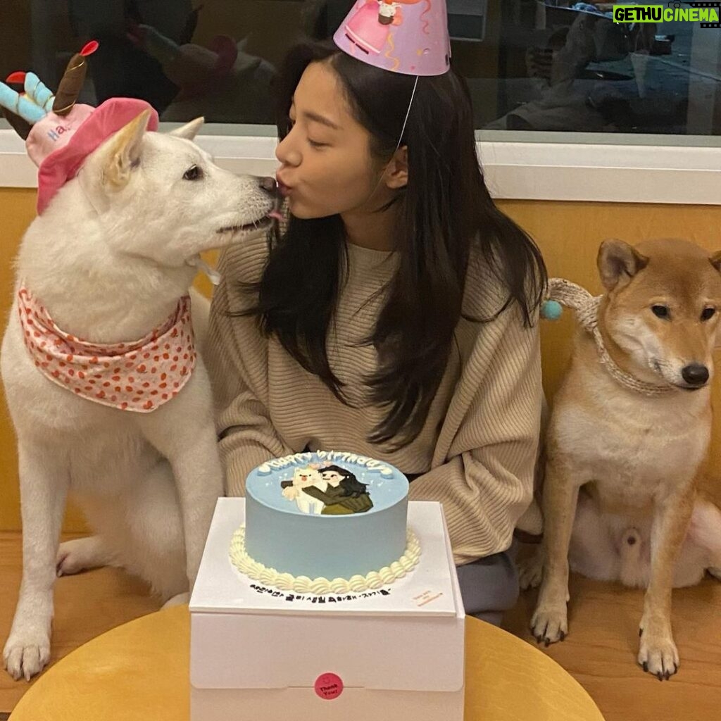 Seol In-a Instagram - 생일 축하해주셔서 감사합니다🤍 제 마음이 사랑으로 가득해요🖤 사랑합니다