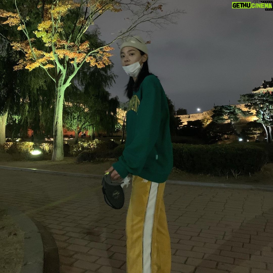 Seol In-a Instagram - 야, 너두 할 수 있어. 산책.