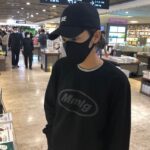Seol In-a Instagram - 책...고르는데 2시간... 예전이랑 다르다 뭔가.... 다들 요즘 무슨 책 읽으시나요?