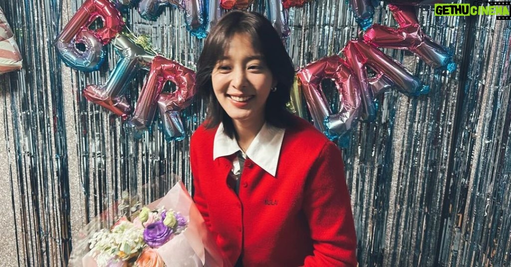 Seol In-a Instagram - 생일축하해주셔서 감사합니다! 엄마 사랑해♥️