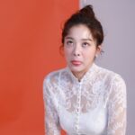 Seol In-a Instagram – 에베베베 립 못바르게 하기🤷🏻‍♀️🤪
장난꾸러기땜에 고생하는 슈퍼손 언니들♡
(썸네일 넘나 맘에 드는 것☆) Hair @e_e1009 
Make up @ra___ra35 
@coreanacosmetics 
항상 즐겁고 편안한 코리아나 촬영