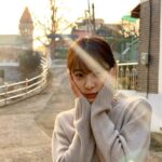 Seol In-a Instagram - 날이 좋은 날 다들 청아를 담아주겠다며. Photo by 촬영팀+지훈형+내사랑스런청아팀