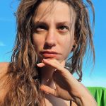 Serenay Sarıkaya Instagram - Bugün hangi S.S’sin? #weirdphotosofme 🌪️🪐