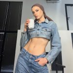 Serenay Sarıkaya Instagram - Derdo club başkanı🦀
