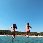Serenay Sarıkaya Instagram - Dönüş yapıldı.🫡 Ve üzülerek bikinili yaz fotoğraflarının sonuna gelindi.😄🍾💖🦀 Şimdi çalışma zamanı… Six Senses Kaplankaya