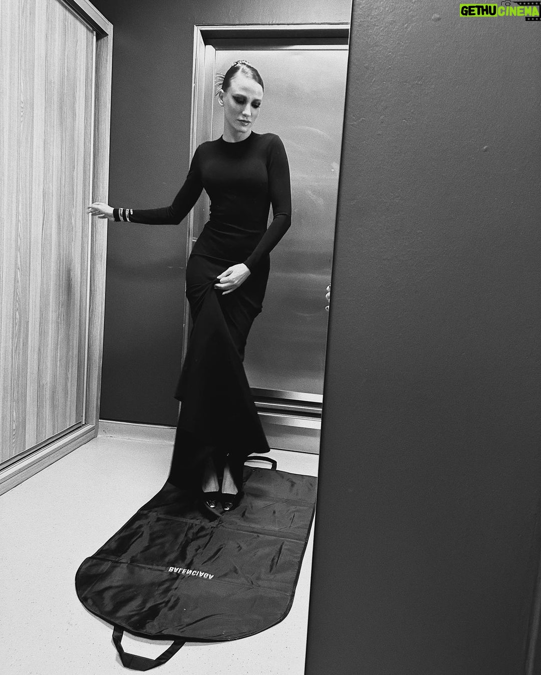 Serenay Sarıkaya Instagram - Yine ben, yine ben, yine bennnn!!!😁