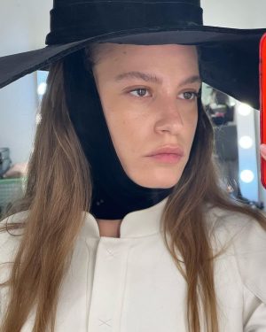 Serenay Sarıkaya Instagram - OCAK 2023 🥂🙏🏼♥️