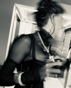 Serenay Sarıkaya Instagram - OCAK 2023 🥂🙏🏼♥️