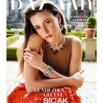 Serenay Sarıkaya Instagram - Modern Zaman Tanrıçası: Her çekimde, her rolde farklı bir karakter, farklı bir kadın @serenayss . Özünde ise hep çok pozitif, güçlü. Bu kez @bulgari Mediterranea yüksek mücevher tasarımlarıyla modern bir Roma tanrıçasına dönüşüyor. Roma’da gerçekleştirilen bu çok özel çekime ait tüm detaylar Harper’s Bazaar Temmuz 2023 sayısında! Genel Yayın Yönetmeni: @gulenyelmen Fotoğraf: @federicodeangelisphotography Saç & Makyaj: @ondertiryaki Moda Editörü: @selinbursalioglu Röportaj: @badecakar Proje Uzmanı: @neslisahhelvacii Roma/italya