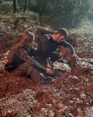 Serenay Sarıkaya Instagram - @ailetvdizi 🌹🧿