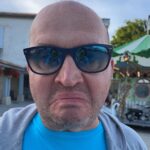 Sergey Burunov Instagram - Сегодня совсем заблокируют Инстаграм. Но мы с вами можем остаться здесь с помощью VPN. А еще я завел телеграм-канал, и у меня есть страница в @vk Ссылки в шапке профиля. Не теряемся