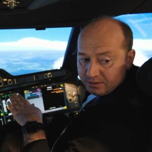 Sergey Burunov Instagram - Многие знают, что я когда-то мог стать летчиком. Мог, но всё сложилось несколько иначе. Спасибо @aeroflot за прекрасную возможность управлять новейшим А350 Аirbus (хоть и на тренажере) и лично понаблюдать за подготовкой кабинных экипажей. Эти хрупкие и улыбчивые девчонки – настоящие профессионалы своего дела. Кажется, что они могут всё. В общем, ребята, если еще не определились с выбором профессии, я очень рекомендую задуматься о карьере бортпроводника в Аэрофлоте, небо - это всегда прекрасно.