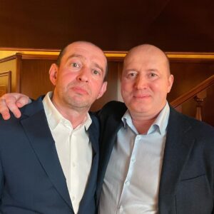 Sergey Burunov Instagram - Сегодня день рождения и даже юбилей, 50 лет, замечательного Актера и Человека - Константина Хабенского. 
С радостью поздравляю. 
Сделаем вместе ему подарок. На днях в продаже появился сборник рассказов “Необыкновенное обыкновенное чудо”. Это проект @khabensky_fund который объединил творчество детей и молодых взрослых с опухолями мозга, известных актеров и профессиональных писателей. В числе авторов – Константин Хабенский, Александр Петров, Рената Литвинова, Максим Суханов, Сергей Гармаш, Катерина Гордеева, Александр Цыпкин, Людмила Улицкая, Наринэ Абгарян, Жука Жукова и, конечно, ваш покорный слуга.  Партнер проекта – бренд детского питания “Фрутоняня”. Покупая эту книгу, вы поддержите подопечных Фонда Хабенского: 50 рублей от продажи каждого экземпляра будут направляться на помощь детям и молодым взрослым с опухолями мозга.  Ссылку на книгу ищите в профиле Фонда и у меня в сторис.