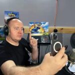 Sergey Burunov Instagram - Вы знаете меня не только как киноартиста, но и как актера дубляжа. А еще я же озвучиваю компьютерные игры. Недавно впервые озвучивал игру-симулятор, которая живет только в мобильных устройствах. Это была необычная работа, потому что в #topwar я озвучивал самого себя. Интересный опыт. Когда ты вживаешься в персонажа фильма, ты придумываешь ему образ, ты обсуждаешь с режиссером задачу. А тут у меня была с одной стороны большАя свобода, а с другой стороны все же нужно было представляться командиром армий. Думаю, что уже многие играют в @topwarru и взаимодействуют с моим персонажем.