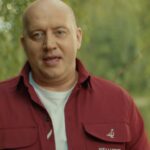 Sergey Burunov Instagram - Дорогие, душевные мои, подписчики. Когда мы снимали ролик про новые приключения Вити на природе, я решил пожарить шашлык. А раз уж и камеры у нас были, то записали красивое видео с рецептом. Вы же просили рецепт? Пожалуйста, вот он. Под рукой, конечно, у нас был #thefamousgrouse Поэтому я немного поэкспериментировал с ингредиентами. Пользуйтесь! Но и делитесь своими рецептами. Почитаю самые оригинальные ваши секреты. И 10 авторам интересных рецептов подарим кое-что 🥃🥃🥃 от @thefamousgrouseru #душевныйнаклеточномуровне С победителями свяжется @saifulinanastia