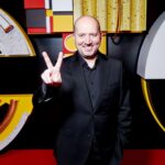 Sergey Burunov Instagram - Я не частый гость светских мероприятий. Но бывает приятно выйти, повидать друзей, принарядиться 😂😂😂 Вчера была презентация нового сезона СТС, где я посмотрел трейлер Форта Боярд. Программы будут 🔥. Жду 27 сентября. А потом мы с красавицей @gagara1987 вручали премии на #gqмужчиныгода @pavelvolyaofficial @irina_gorbacheva @bahaooo @gqrussia @tv_ctc #gqrussia