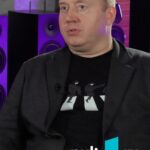 Sergey Burunov Instagram – Мой друг @djgrooverussia познакомил меня с Сашей @tolchanov – большим специалистом по аудиотехнике. Такое оборудование, которое у него в салоне @pult.ru – это просто радость для ушей!
Мы отлично пооболтали. Я рассказал о своих предпочтения в музыке, какие у меня новости и вообще, получился хороший разговор.
Ссылка в сторис.