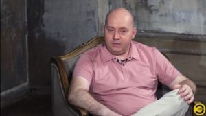 Sergey Burunov Instagram - Поговорили с моим давним товарищем, артистом, раньше студентом, а теперь уже преподавателем нашей общей alma mater Щукинского училища Славой Манучаровым @manucharov Разговор вышел такой, знаете, глубокий, про профессию, про характеры. Расковырял мне душу, подлец ))) Ссылка в шапке. #эмпатияманучи
