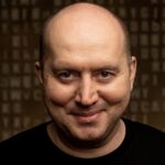 Sergey Burunov Instagram - Доброе утро, дорогие подписчики. В Москве наконец солнце 🌞 Поэтому меняю фото на аватаре на весеннее. Вместе с вами, конечно. Какую выбираем? Пишите номера в комментариях. Пусть директор помучается, будет в ручную считать 🤪🤪🤪 Снимал Ваня @ivanponomarenkoru Moscow, Russia