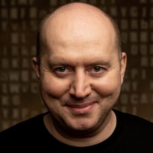 Sergey Burunov Instagram - Доброе утро, дорогие подписчики. В Москве наконец солнце 🌞 
Поэтому меняю фото на аватаре на весеннее. Вместе с вами, конечно. Какую выбираем? Пишите номера в комментариях. Пусть директор помучается, будет в ручную считать 🤪🤪🤪
Снимал Ваня @ivanponomarenkoru