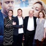 Sergey Burunov Instagram - Поздравляю себя и всех создателей фильма #параизбудущего с премьерой. Тонкого, чувствующего режиссера Алексея Нужного @nuzhny, мою любовь, мое сердце - великую Марию Аронову. Желаю молодым артистам, Денису Парамонову @para.denis и Дарье Коныжевой @konyzhevadasha доброго пути. Спасибо всем причастным: оператору Юрию Коробейникову @yury_korobeynikov художнику по костюмама Виктории Ефимовой-Шестаковской @victoriaefimovashestakovskaya , всем продюсерам, каналу Россия, студии ТриТэ и компании ЦПШ. Я конечно жду ваших отзывов о фильме. Делитесь в сторис. Я стараюсь смотреть. Может быть конкурс какой-нибудь проведем. Пока не придумал. Каро 11 Октябрь