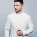 Sergey Lazarev Instagram - Сегодня в полночь премьера новой песни «Загадай Любовь»! Не пропустите! #загадайлюбовь #23ноября #премьера #сергейлазарев #лазарев