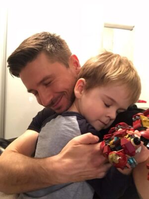 Sergey Lazarev Instagram - Сынуля! ❤️ Никуся, ты- мое продолжение!! Тебе уже 9 лет, ты так быстро растешь! Я никогда не смогу на концерте спеть эту песню посвященную тебе, потому что каждый раз ком в горле, и я всегда плачу.  Я Очень тебя люблю! Расти достойным человеком! Я всегда рядом ❤️ #папасын #лазаревы #никитасергеевич #деньрождения  #лазаревсергей #лазаревникита
Песня- «Мое продолжение» 
Автор @ssssvyat