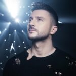 Sergey Lazarev Instagram - Свет внутри нас…. Свет- это мы… светите ярко! ❤️#Явиделсвет #НовыйАльбом #Ужедоступен по ссылке в профиле Фото: @dvelichko
