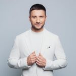 Sergey Lazarev Instagram - Сегодня в полночь премьера новой песни «Загадай Любовь»! Не пропустите! #загадайлюбовь #23ноября #премьера #сергейлазарев #лазарев