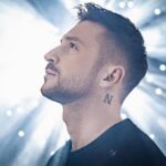 Sergey Lazarev Instagram – Да! Новый альбом «Я ВИДЕЛ СВЕТ» уже доступен для прослушивания в сети! Это мой 10-й сольный альбом. Меня многие спрашивают, как я могу описать этот альбом? А я не понимаю, зачем описывать словами то, что надо обязательно самим послушать!
⠀
Альбом «Я видел свет» состоит из 10 песен, где каждая песня — чья-то история, которая точно отзовется в сердце.
⠀
Я всегда старался делать качественную поп-музыку в нашей стране и продолжаю настойчиво гнуть свою линию.
«Я видел свет» — это мощный и плотный на «музыкальные блокбастеры» поп-альбом,  каждый их которых потенциально может стать хитом. И это в ваших руках.
⠀
Я желаю вам приятного прослушивания. И хотел бы попросить вас слушать альбом первый раз в том порядке, в котором стоят треки, не пропуская уже знакомых песен — таким образом у вас сложится правильный пазл целостности альбома.
Обязательно комментируйте, делитесь мнениями и выставляйте у себя песни, которые полюбились!
⠀
Хочу выразить отдельную благодарность Андрею Коноплеву @the_andrew_weed за запись, сведение, продакшн и терпение со мной) Андрюша, ты знаешь, что это всегда во имя музыки и искусства))
⠀
Спасибо авторам, которые написали для меня потрясающие песни: Дарья Кузнецова @darya.cuznetsova, Олег Влади @olegvladi, Тимур Елчин @elgomusic, Андрей Парфенов, Михаил Гуцериев @gutserievmedia, Святослав Степанов @ssssvyat, Александр Степанов @head.fred, Дмитрий Дымов и Никита Гончаренко.
⠀
За обложку спасибо, как всегда, Даниилу Величко @dvelichko 🙏
⠀
Также спасибо Дмитрию Агафонову @agafonov3000, Павлу Поздникину @ppozdnikin и всем, кто помогал и работал над продакшном песен.
⠀
Мастеринг альбома: Алексей Хардрам @hardrum
⠀
Спасибо семье за любовь и поддержку ❤️! И спасибо моему слушателю и зрителю за преданность вот уже более 20 лет 😍! Люблю! #сергейлазарев #лазарев #новыйальбом #явиделсвет #премьера
