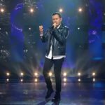 Sergey Lazarev Instagram - Каждый выпуск шоу «Ну-ка, все вместе» вызывает жаркие дискуссии в комментариях! Прошлый выпуск- не исключение! Я выставлю 3-х разных участников, которые мне запомнились больше всего. Начну с нашего гостя из Аргентины -Николаса Рейна- победителя аргентинской версии шоу. Ну, конечно, талантливый парень, очень простой в общении, открытый и улыбчивый! Пел действительно хорошо, уверенно и чисто, поэтому его проход в следующий этап для меня не стал сюрпризом! Мне , конечно, чуток не хватило эмоции, слишком сладостно было, но это просто ментальность у нас такая! Нам драму вечно подавай, чтобы нервы на кулак во время песни наматывать😂😂 А что думаете вы? Достойный победитель аргентинской версии шоу «Ну-ка, все вместе»? Смотрите новый выпуск шоу «Ну-ка, все вместе» по пятницам в 21.30 на телеканале «Россия-1». #нукавсевместе #сотня